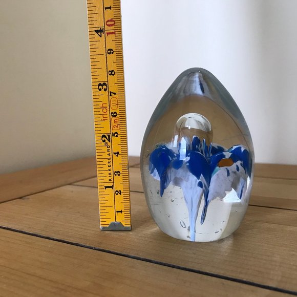 Mdina Studio Art Glass Egg Paperweight Controlled Bubble Blue Flower Signed - Picture 2 of 12